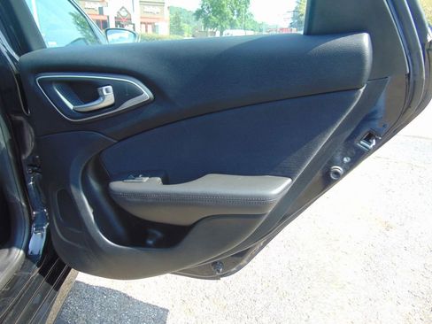 Used 2016 Chrysler 200 LX image 21