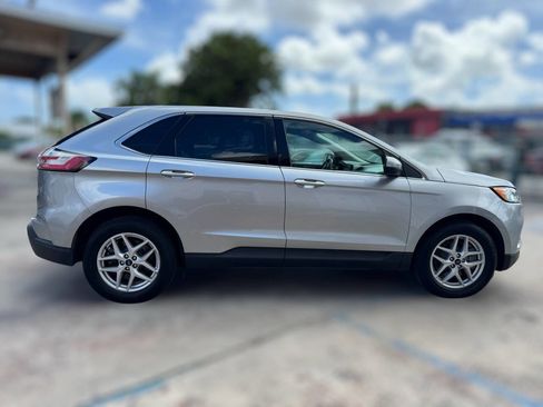 Used 2021 Ford Edge SEL image 9