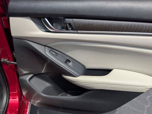 Used 2018 Honda Accord Touring image 35
