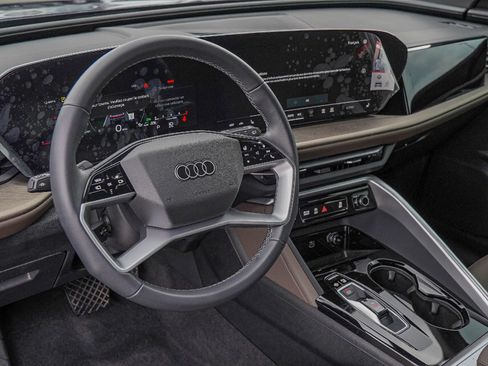 Certified 2025 Audi Q5 Premium w/ Convenience Package AWD/4WD image 8