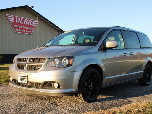 Used 2019 Dodge Grand Caravan GT image 2