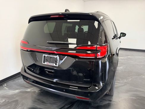New 2026 Chrysler Pacifica Select w/ S Appearance Package AWD/4WD image 7
