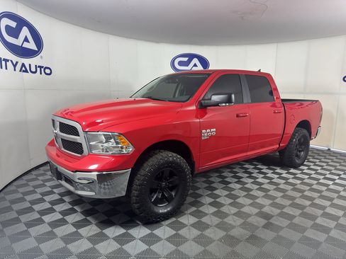 Used 2019 RAM 1500 Classic SLT w/ Luxury Group AWD/4WD image 7