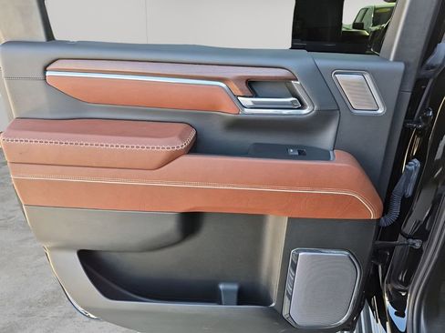 Used 2024 GMC Sierra 3500 Denali Ultimate image 17