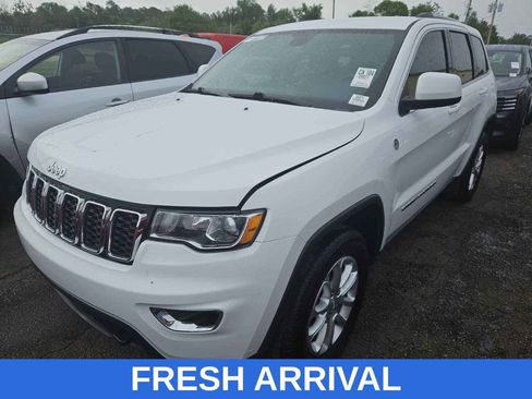 Used 2021 Jeep Grand Cherokee Laredo AWD/4WD image 4