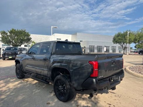 Used 2025 Toyota Tacoma SR AWD/4WD image 7