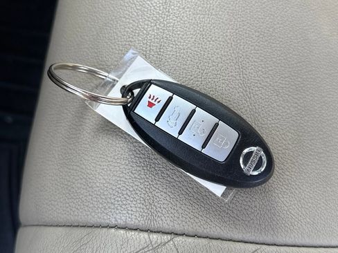 Used 2014 Nissan Murano LE w/ Platinum Edition Package image 30