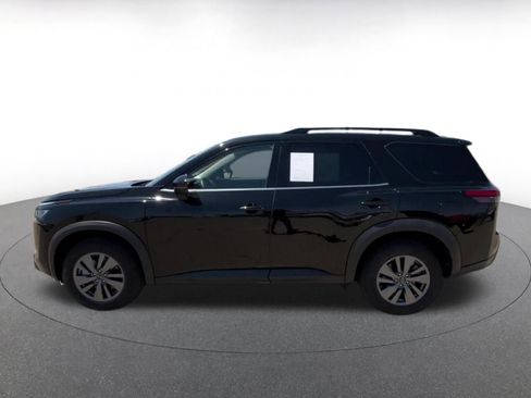 Used 2025 Nissan Pathfinder SV AWD/4WD image 9