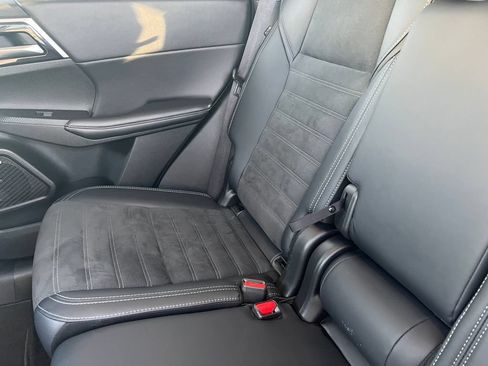 Used 2025 Mitsubishi Outlander SE AWD/4WD image 14