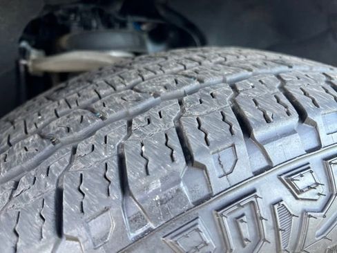 Used 2023 Chevrolet Suburban Z71 w/ Off-Road Capability Package image 8