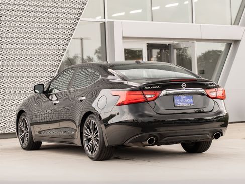 Used 2017 Nissan Maxima Platinum w/ Medallion Package FWD image 4