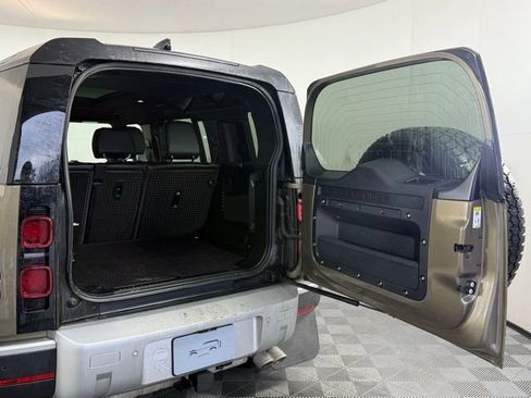 Certified 2024 Land Rover Defender 110 SE image 18