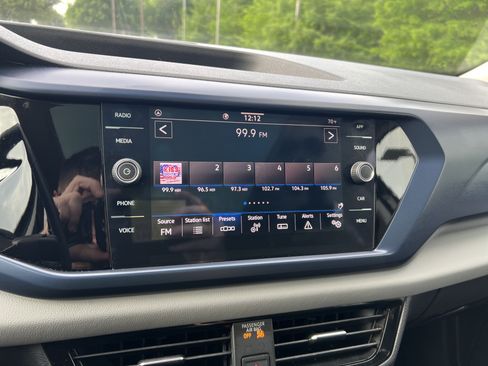Certified 2023 Volkswagen Taos SE w/ Panoramic Sunroof Package FWD image 20