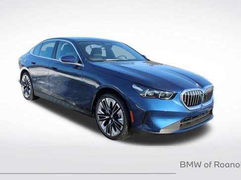 New 2026 BMW 530i xDrive AWD/4WD image 1