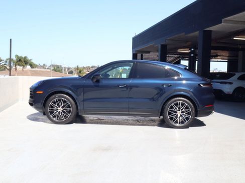 Certified 2024 Porsche Cayenne Coupe AWD/4WD image 2