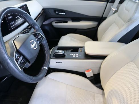 Used 2023 Nissan Ariya AWD image 19