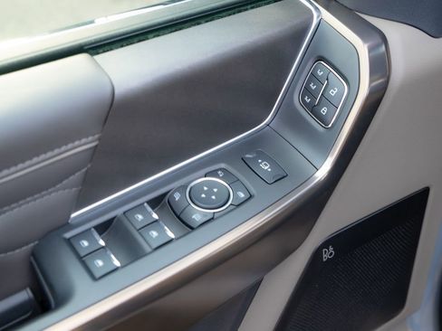 Used 2025 Ford F450 Platinum w/ Platinum Plus Package image 19