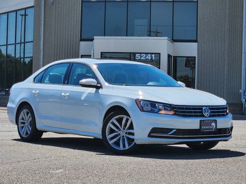 Used 2019 Volkswagen Passat 2.0T Wolfsburg w/ Wheels & Sunroof Package FWD image 24