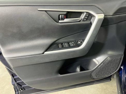 Used 2019 Toyota RAV4 Limited w/ Cold Weather Package FWD image 26