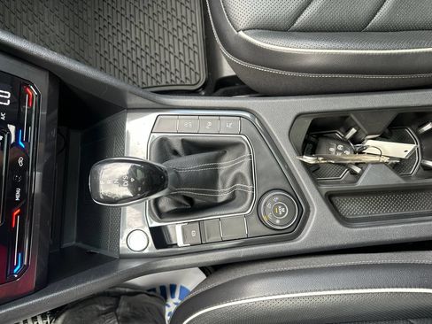 Certified 2022 Volkswagen Tiguan SEL R-Line AWD/4WD image 17