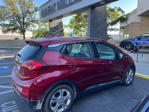 Used 2021 Chevrolet Bolt LT FWD image 3