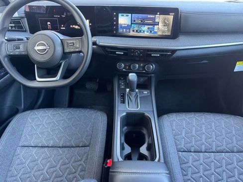 Certified 2025 Nissan Kicks SV image 12
