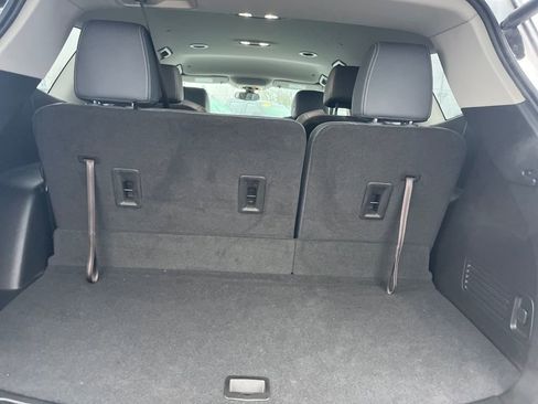 Used 2019 Buick Enclave Essence image 24