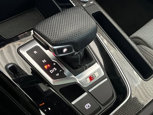 Used 2022 Audi SQ5 Premium w/ Convenience Package image 21