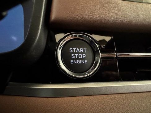 New 2026 Mitsubishi Outlander SEL image 11