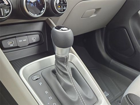 New 2025 Hyundai Venue SEL image 16