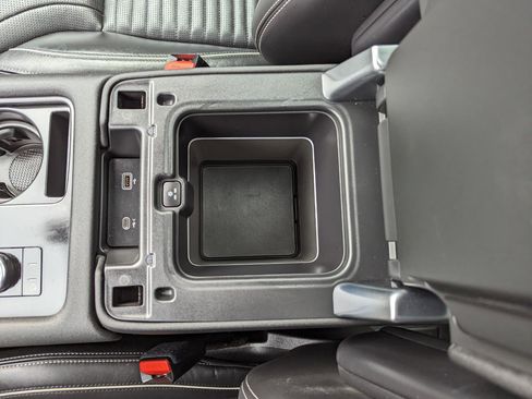 Used 2023 Land Rover Discovery S R-Dynamic image 25