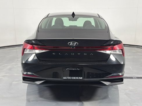 Used 2022 Hyundai Elantra SEL w/ Convenience Package FWD image 6