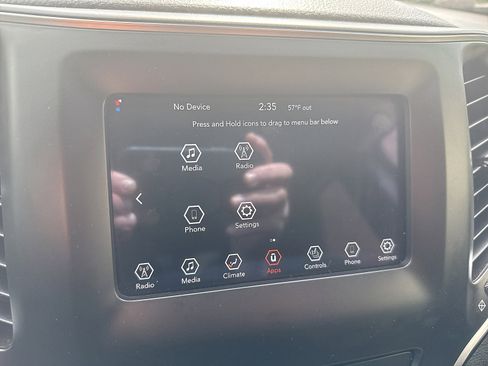 Used 2019 Jeep Cherokee Latitude w/ Cold Weather Group AWD/4WD image 52