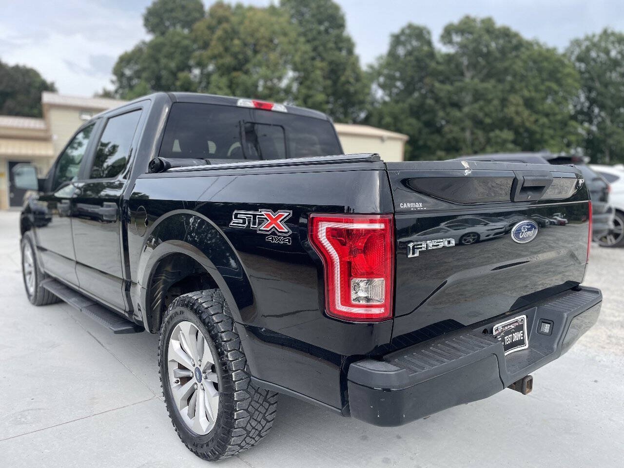Used 2017 Ford F150 XL w/ Equipment Group 101A Mid AWD/4WD image 5