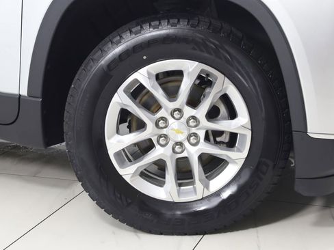 Used 2018 Chevrolet Traverse LT FWD image 15