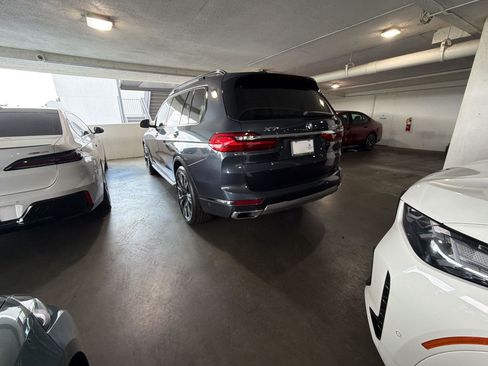 Used 2022 BMW X7 xDrive40i w/ Executive Package AWD/4WD image 12