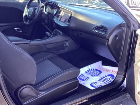 Used 2020 Dodge Challenger SXT w/ Blacktop Package image 31