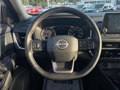 Used 2025 Nissan Rogue SV FWD image 26