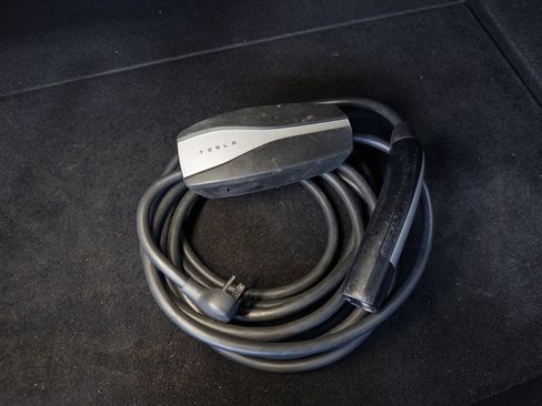 Used 2022 Tesla Model 3 Long Range AWD/4WD image 6