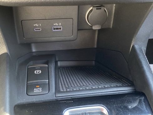 Used 2022 Nissan Kicks SR w/ Premium Package image 21