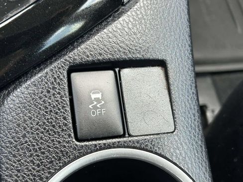 Used 2018 Toyota Corolla XLE FWD image 22