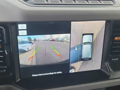 Used 2021 Ford Bronco Badlands image 17