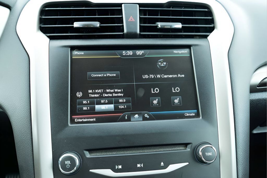 Used 2014 Ford Fusion SE w/ Equipment Group 202A FWD image 23