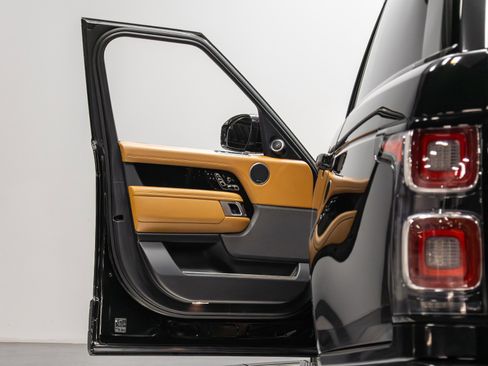 Used 2022 Land Rover Range Rover Autobiography image 43