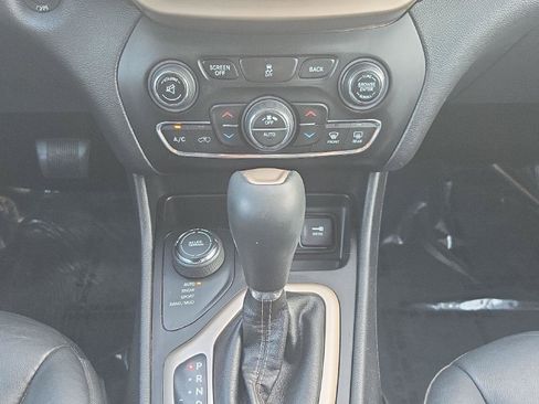 Used 2017 Jeep Cherokee High Altitude AWD/4WD image 16