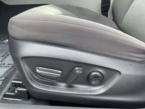 Used 2022 Toyota Camry LE FWD image 18