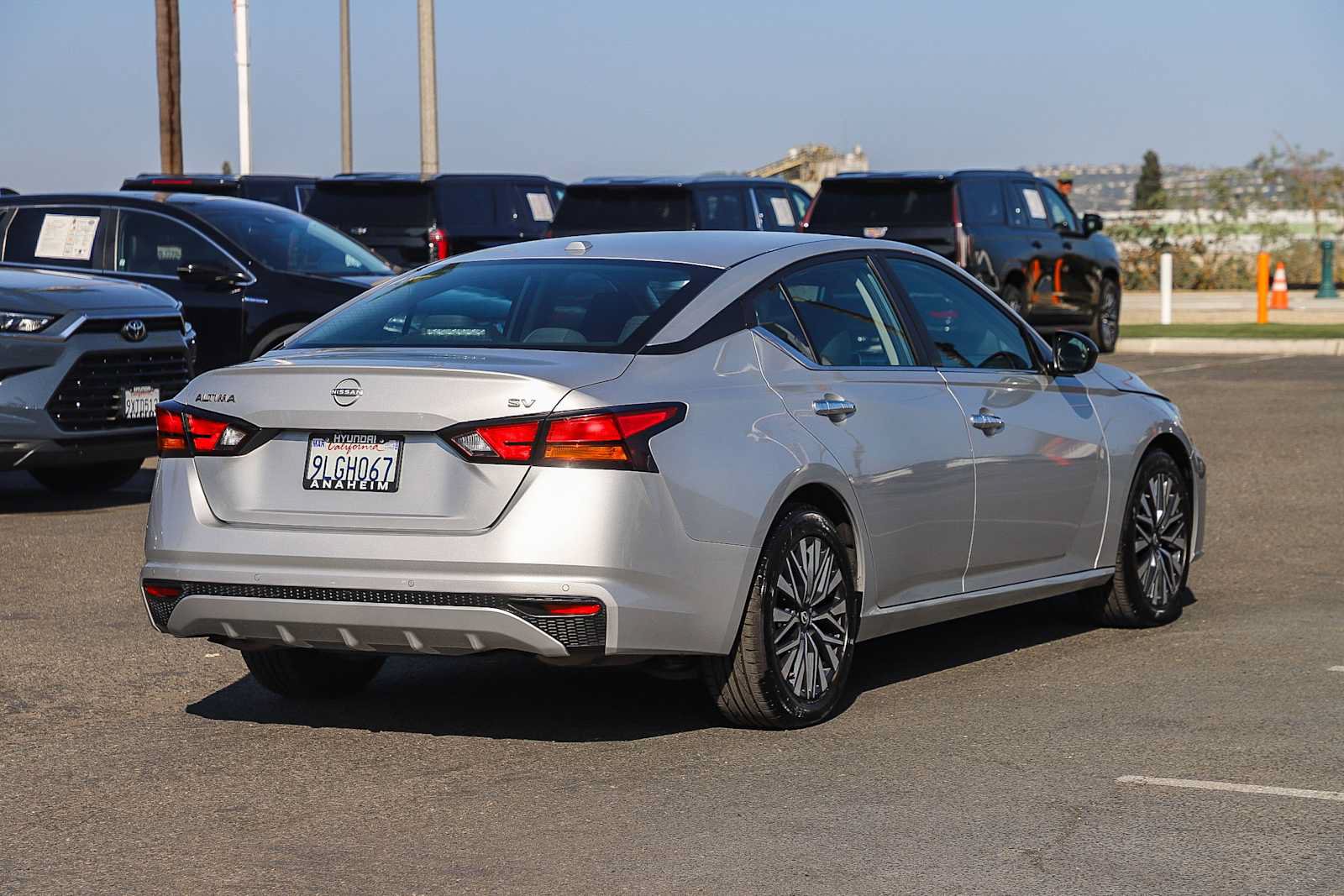 Used 2024 Nissan Altima 2.5 SV FWD image 7