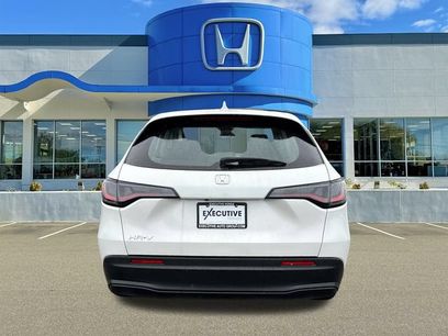 Used 2025 Honda HR-V LX