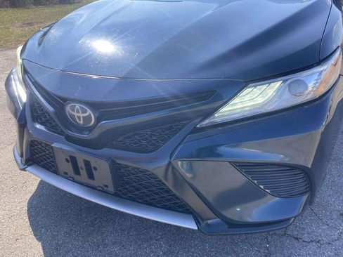 Used 2019 Toyota Camry XSE image 9