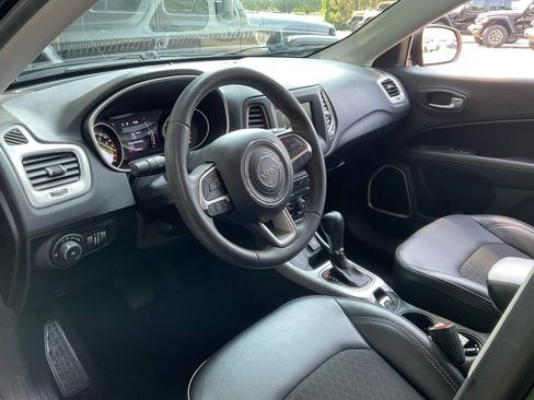 Used 2021 Jeep Compass Latitude AWD/4WD image 22